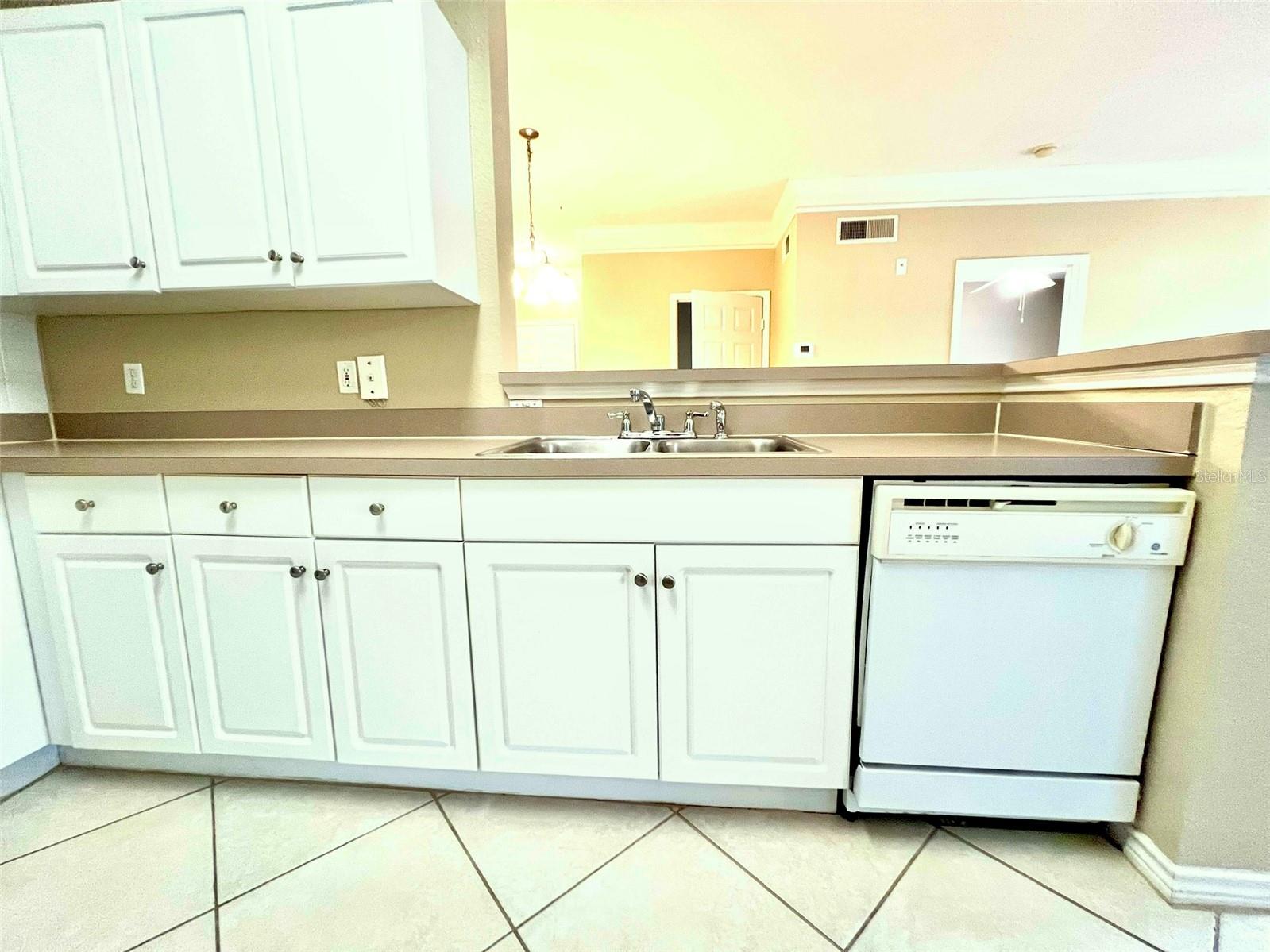 4333 BAYSIDE VILLAGE DR #327