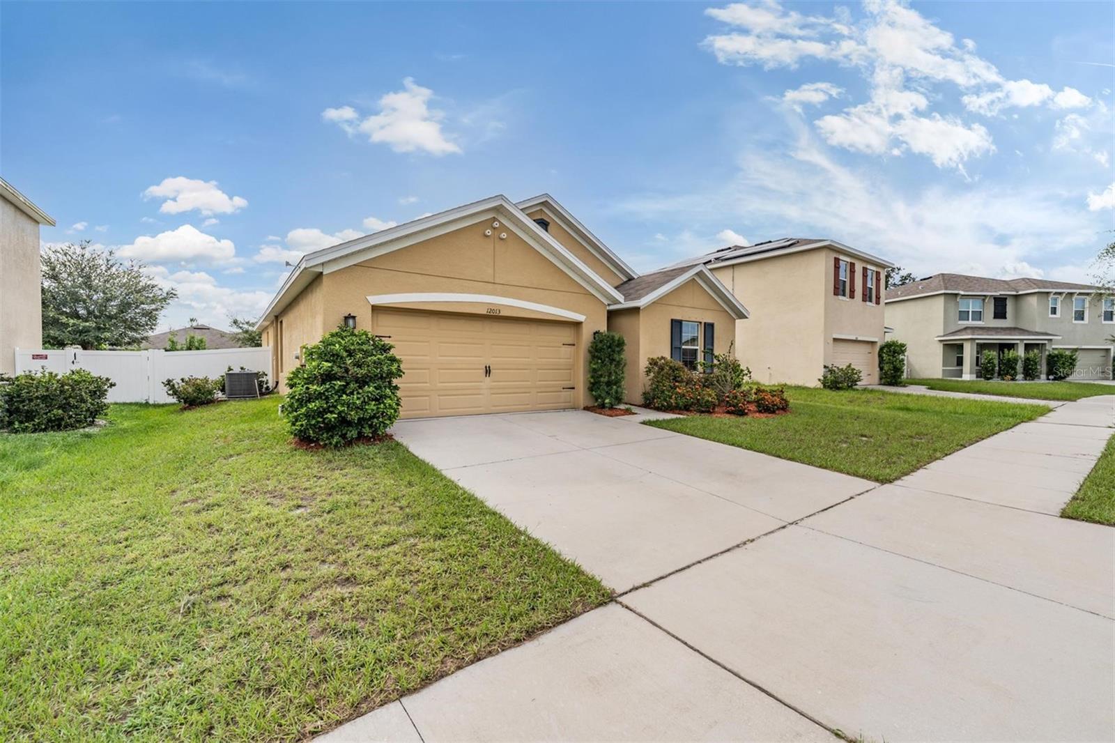 12013 MYRTLE ROCK DR