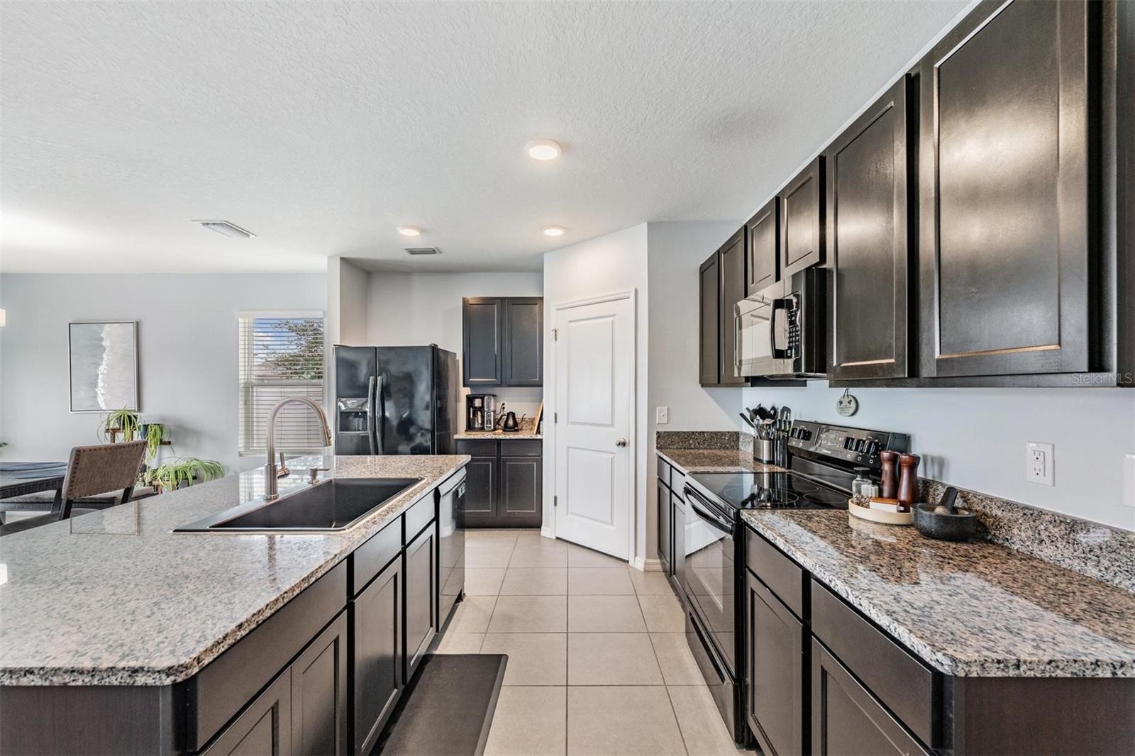 12013 MYRTLE ROCK DR