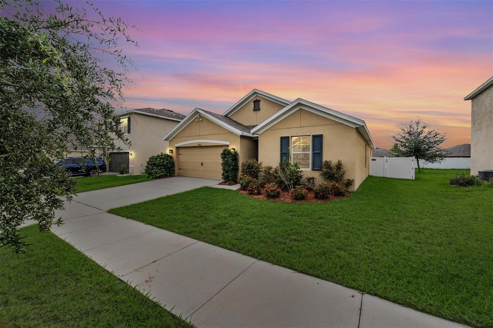 12013 MYRTLE ROCK DR