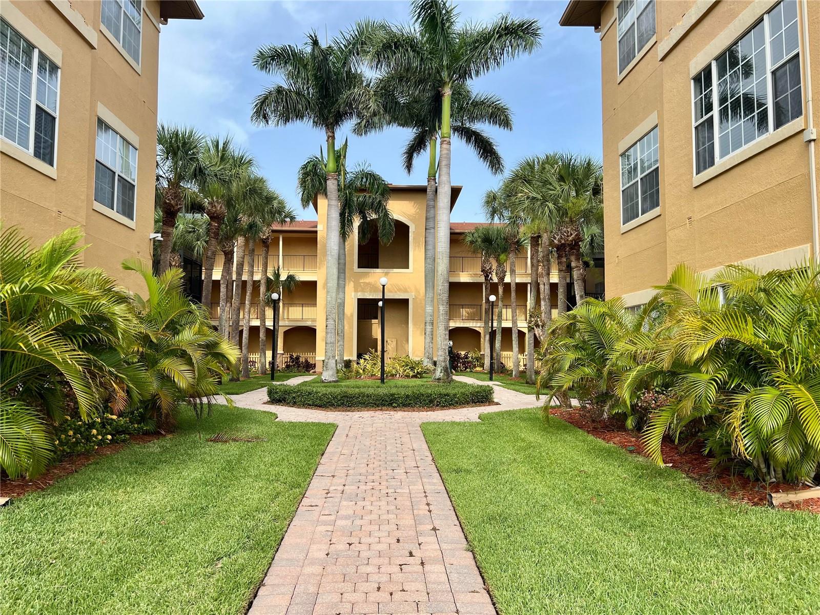 4333 BAYSIDE VILLAGE DR #327