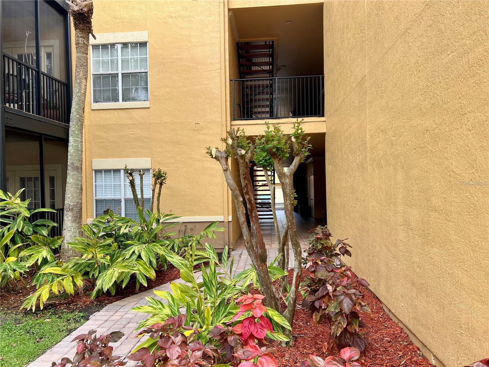 4333 BAYSIDE VILLAGE DR #327