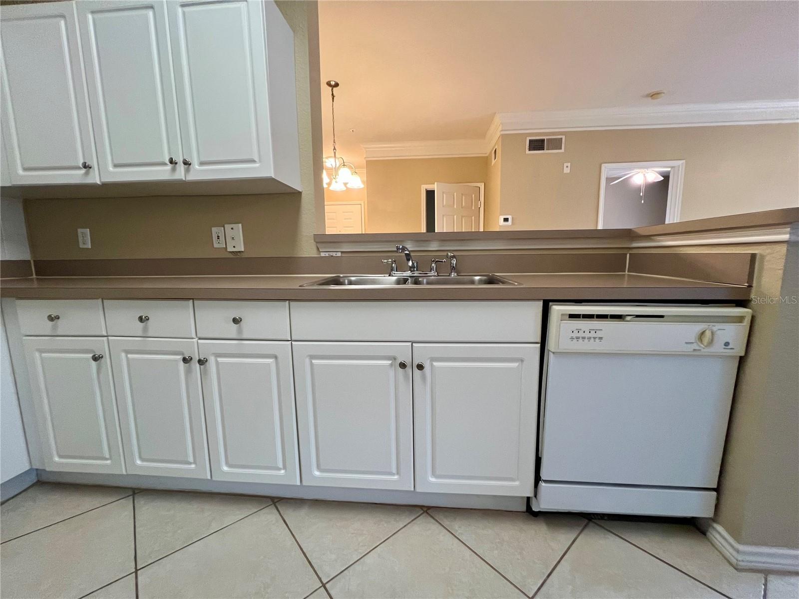 4333 BAYSIDE VILLAGE DR #327