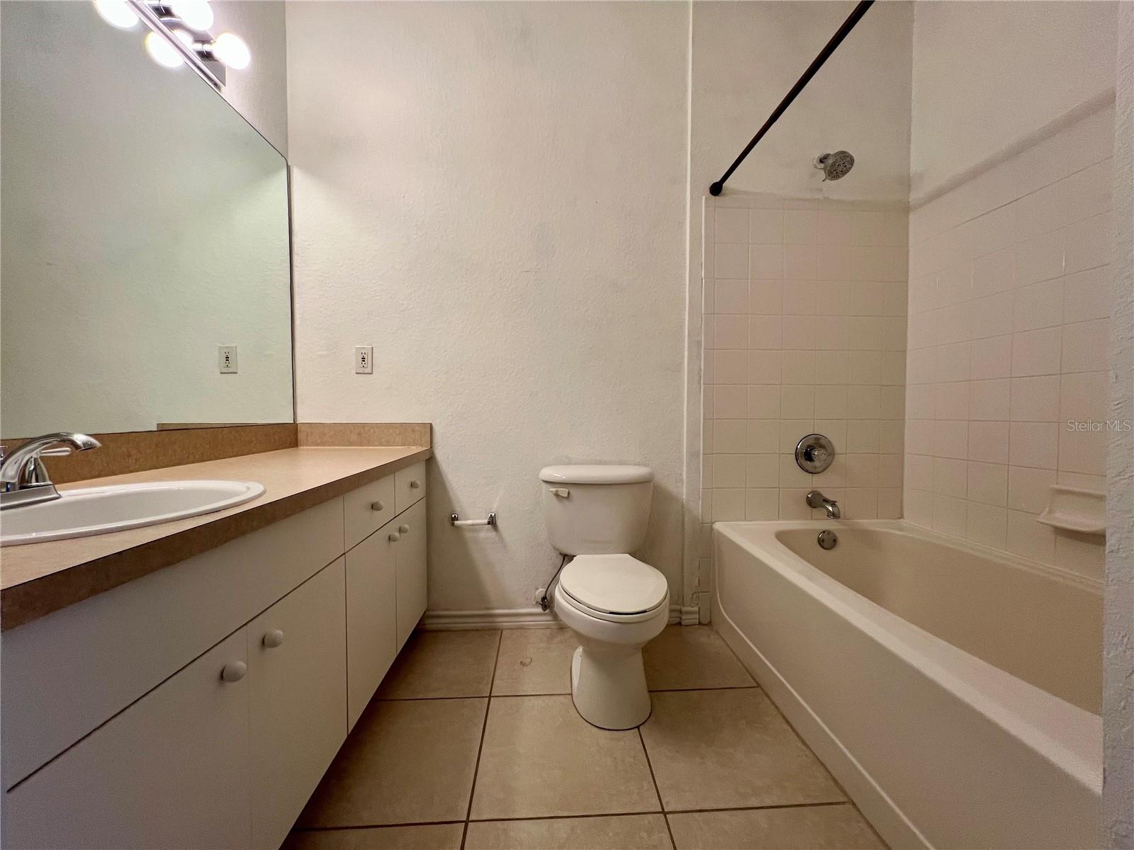 4333 BAYSIDE VILLAGE DR #327