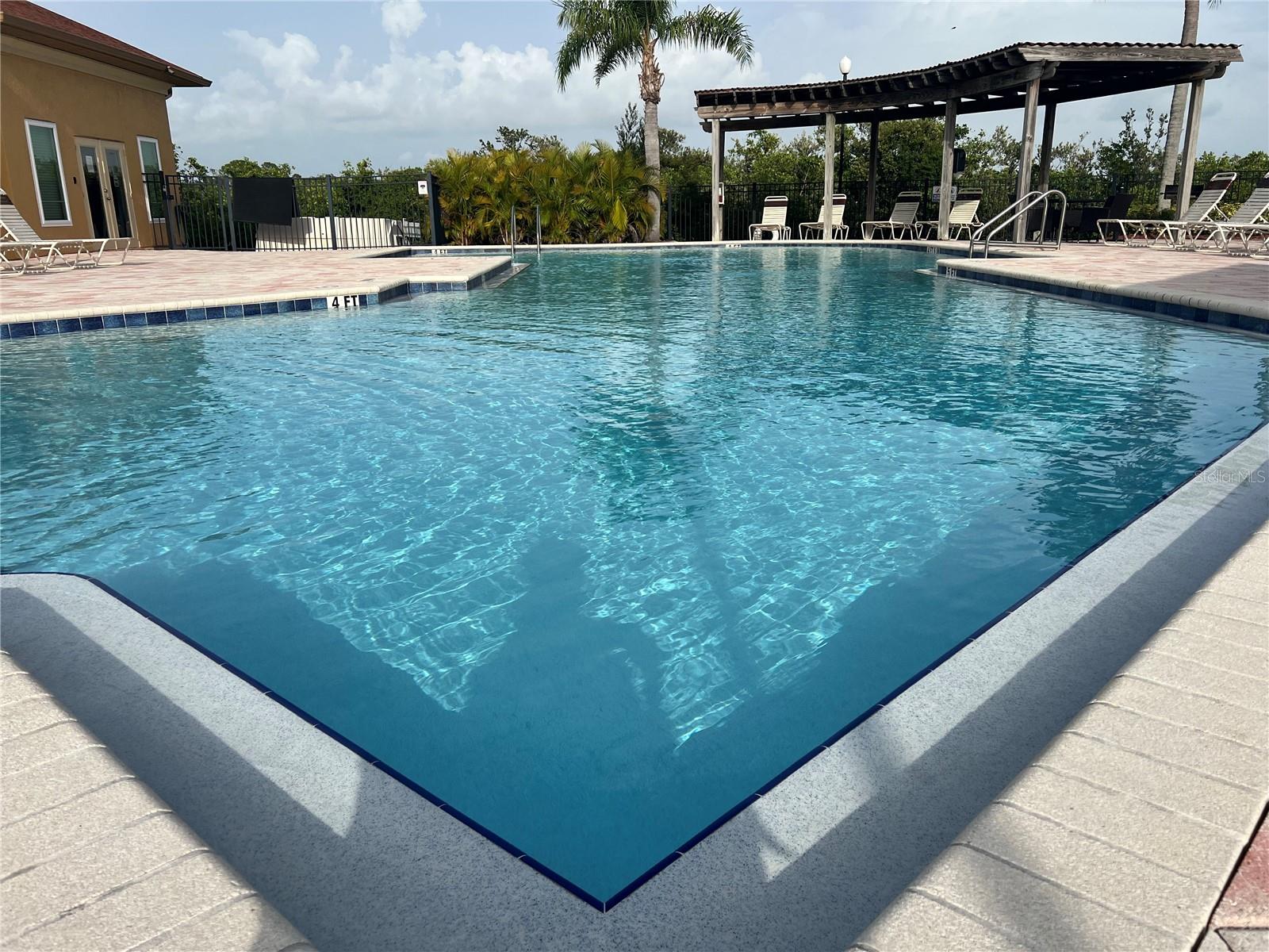 4333 BAYSIDE VILLAGE DR #327