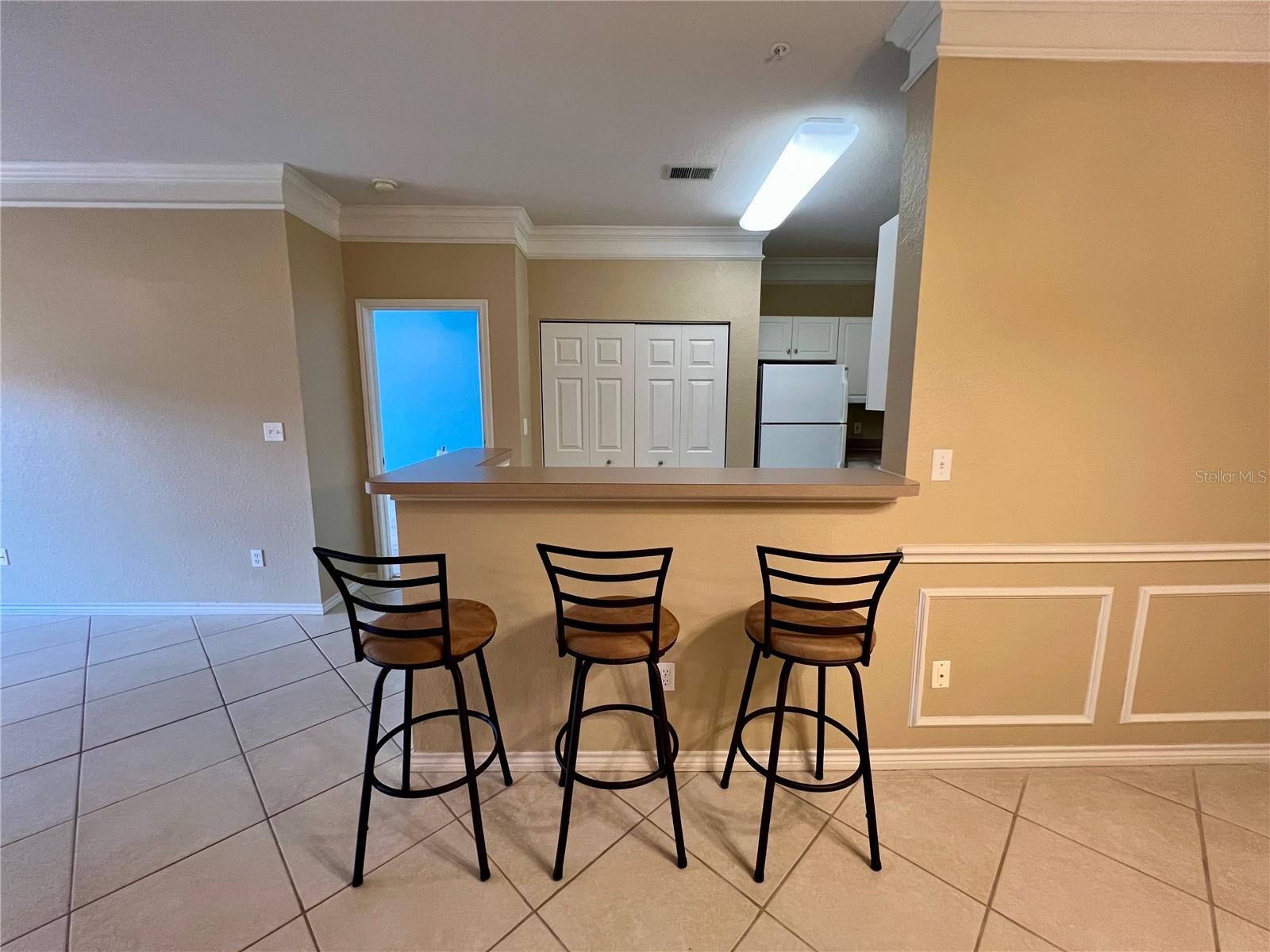 4333 BAYSIDE VILLAGE DR #327