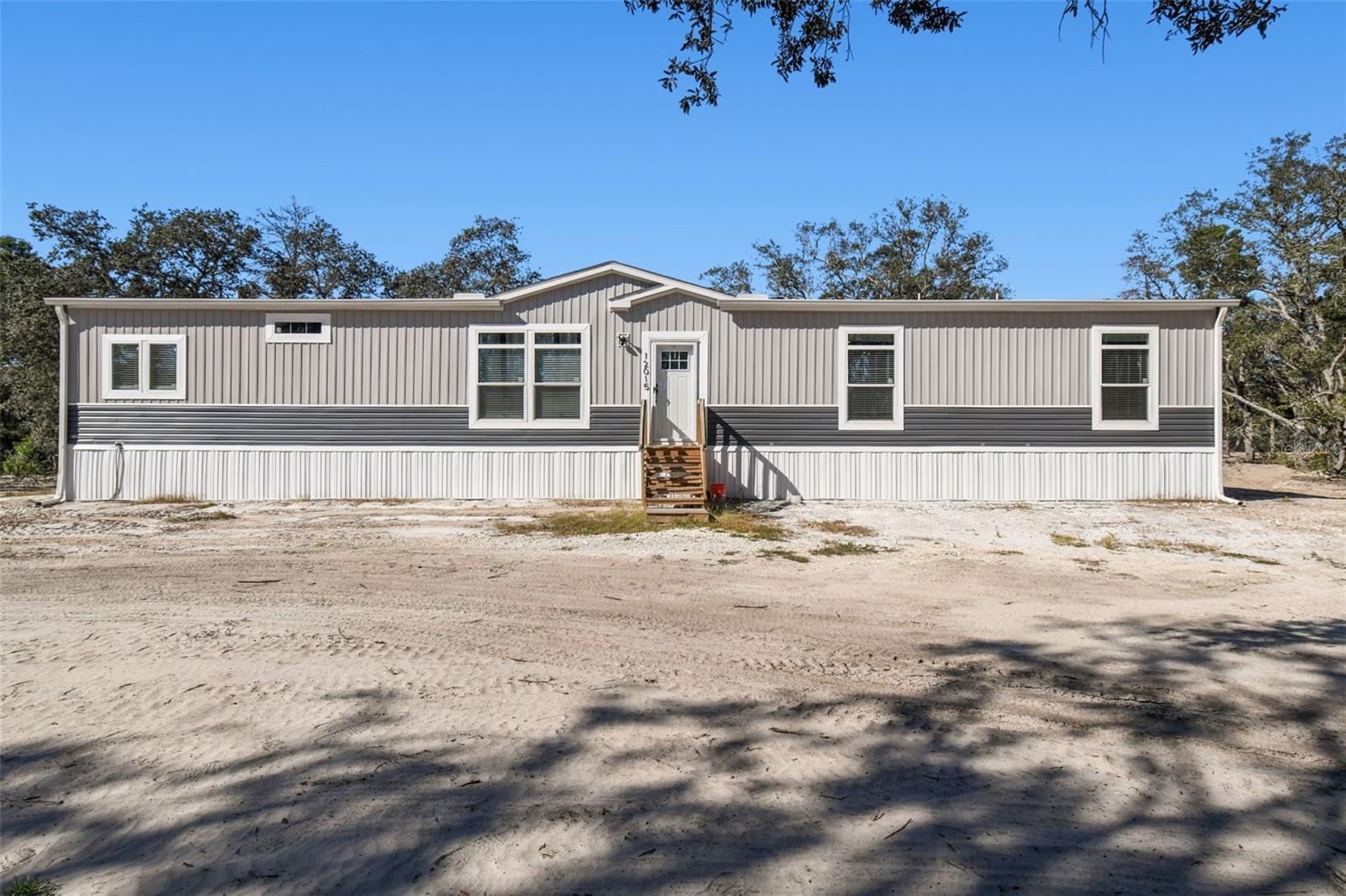 12015 GLADWIN AVE