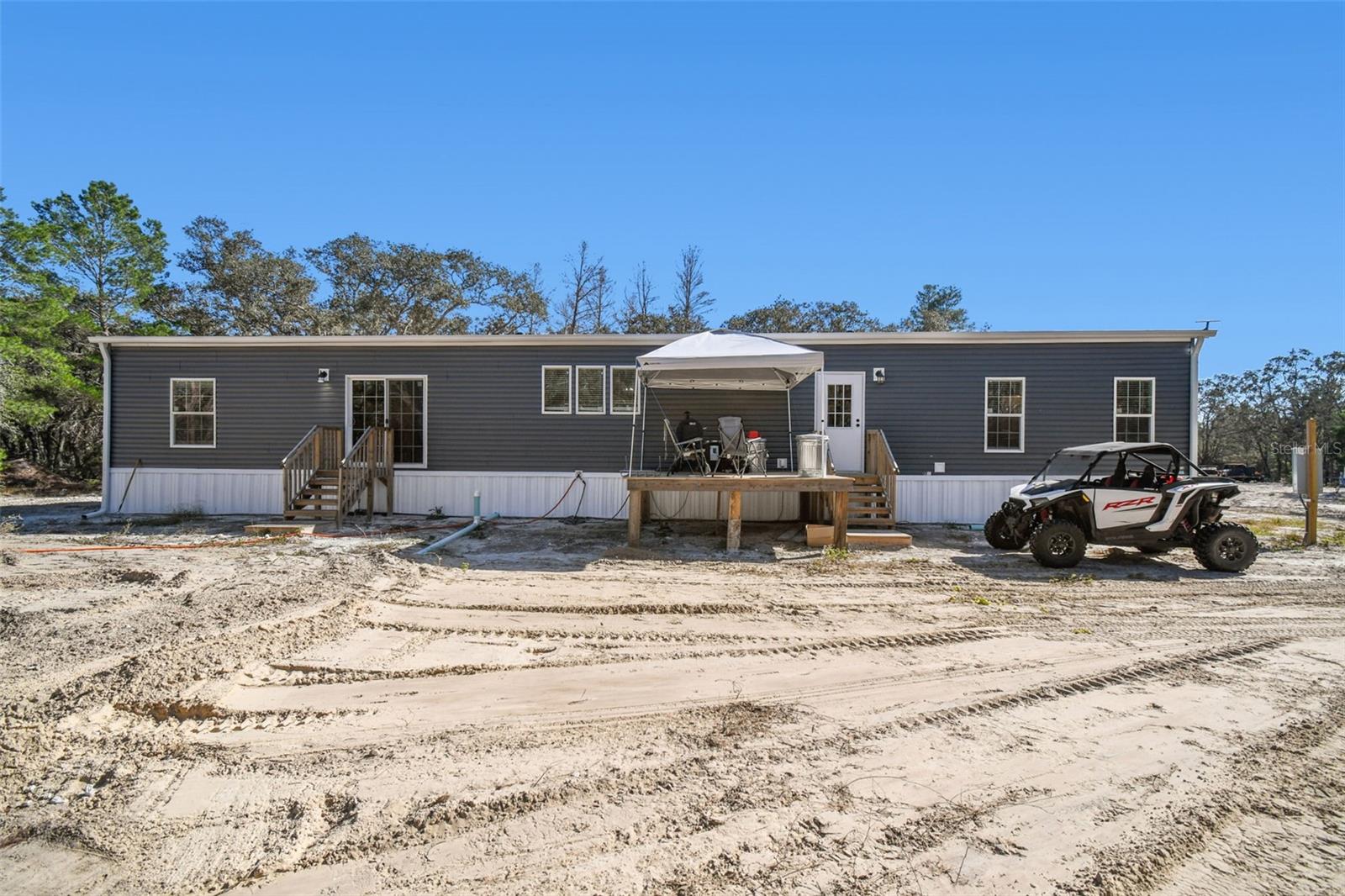12015 GLADWIN AVE
