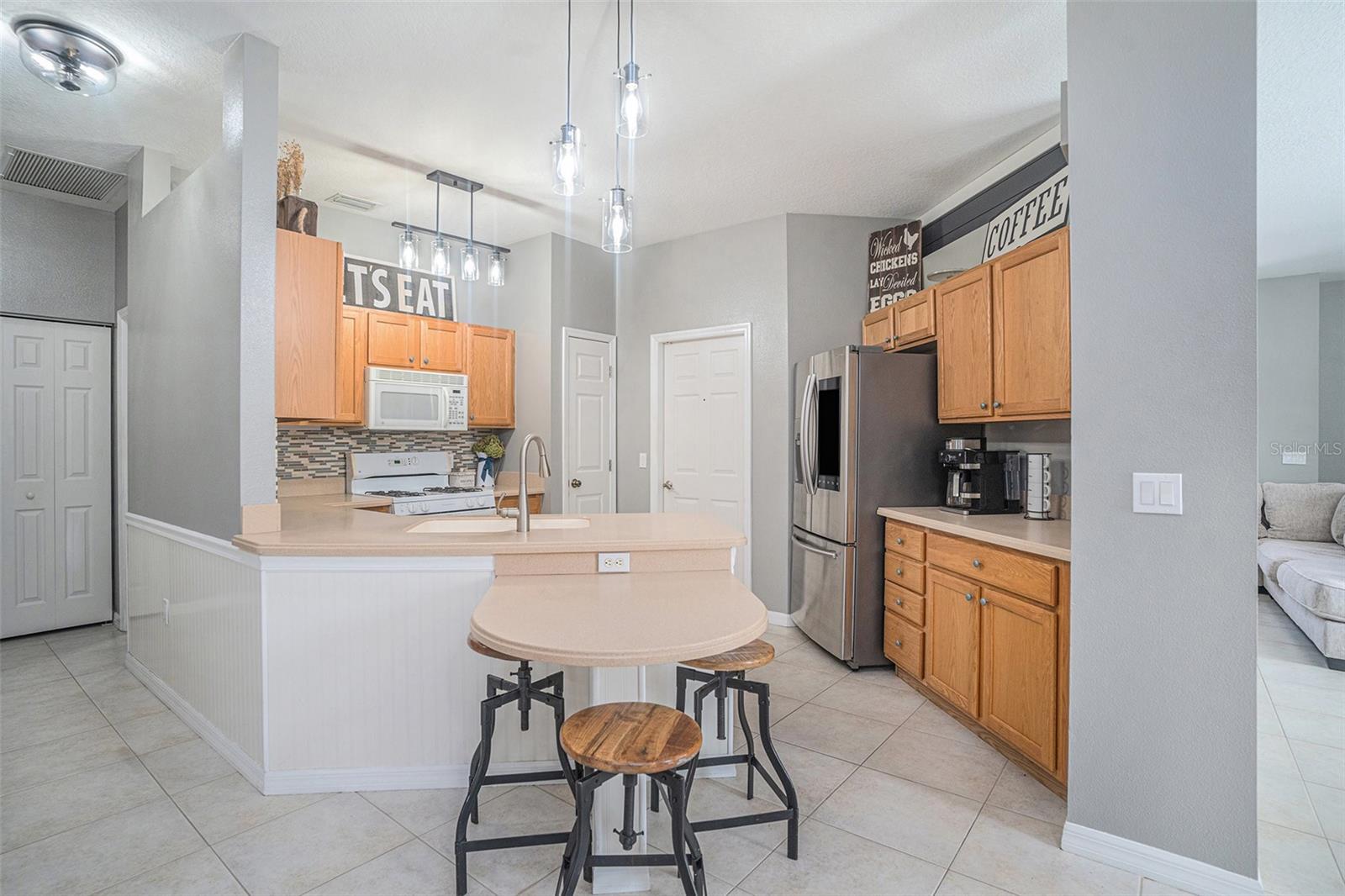 1135 MILLBROOK CIR