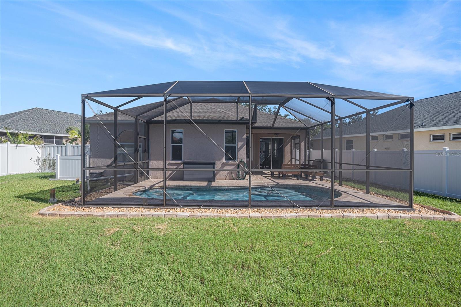 1135 MILLBROOK CIR