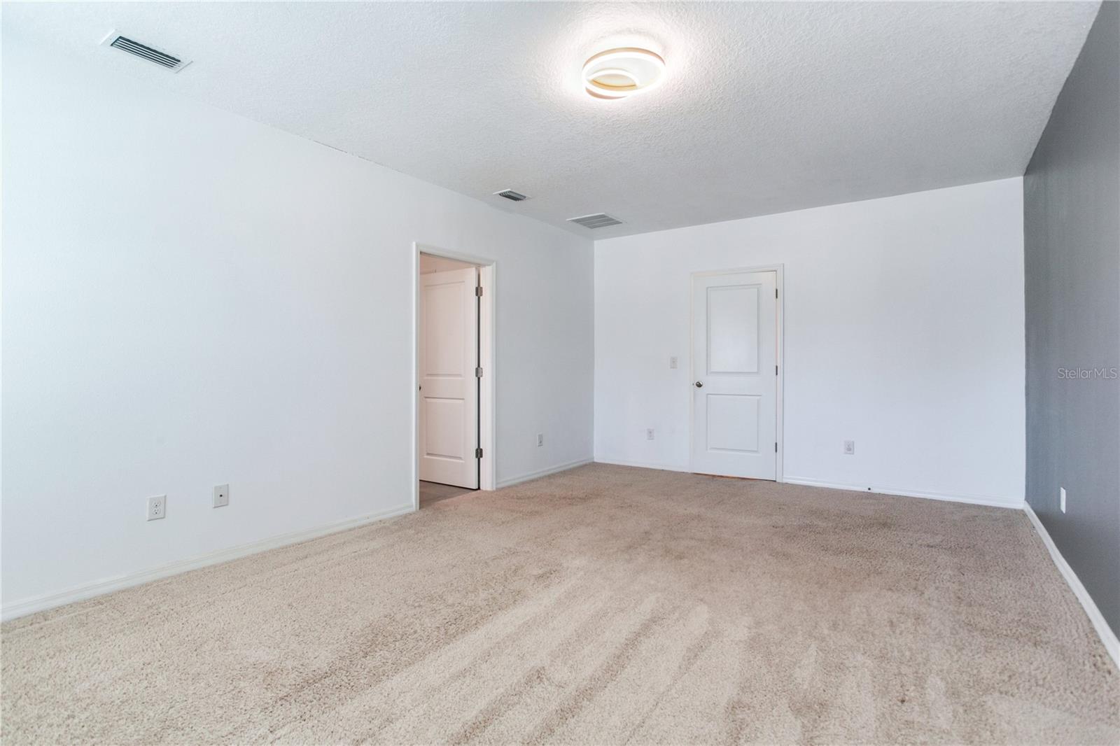 2412 KNIGHT ISLAND DR