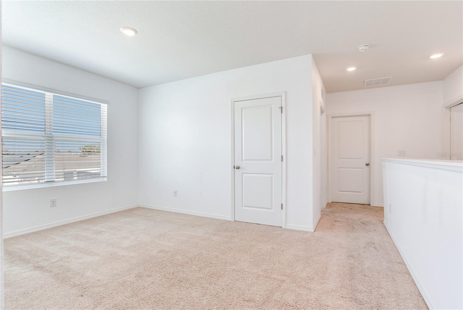 2412 KNIGHT ISLAND DR