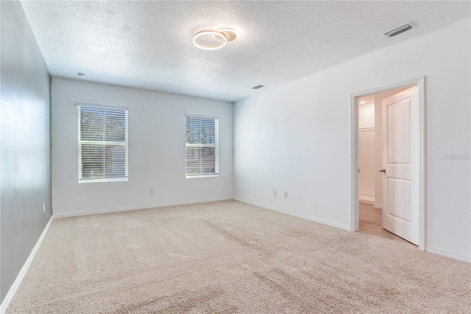 2412 KNIGHT ISLAND DR