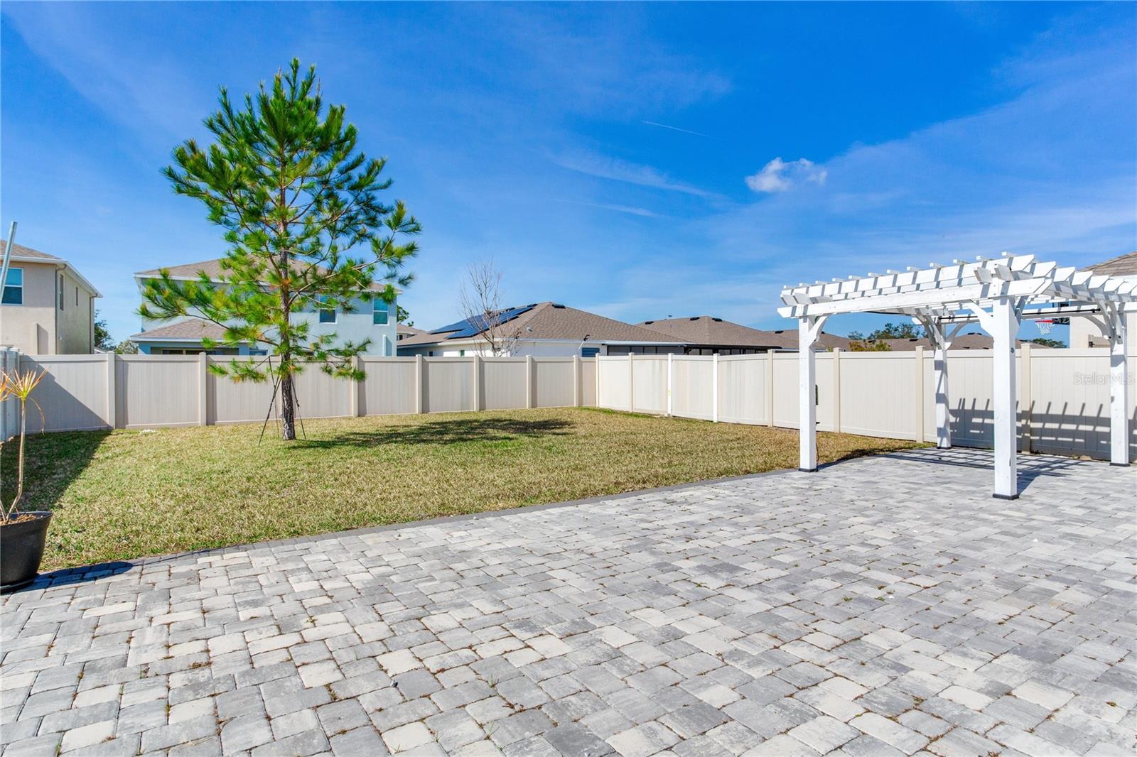 2412 KNIGHT ISLAND DR