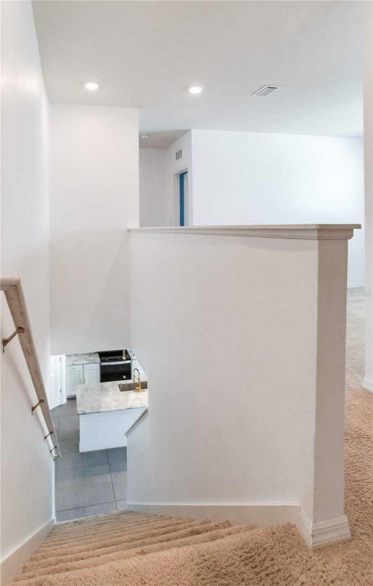 2412 KNIGHT ISLAND DR