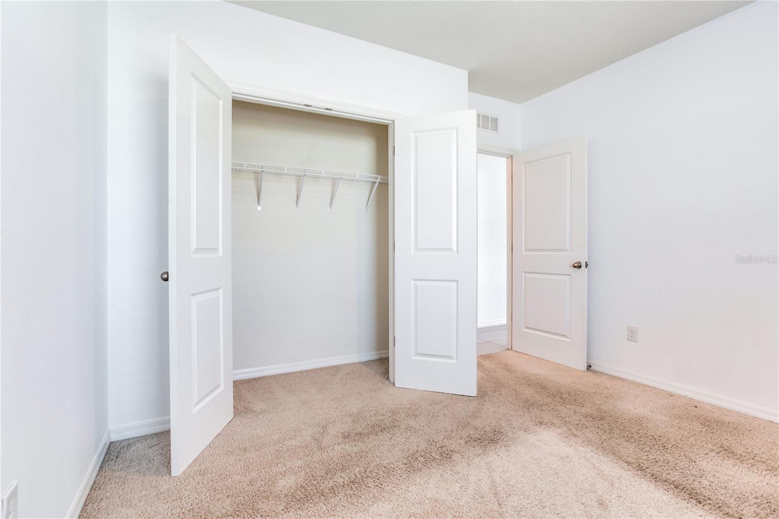 2412 KNIGHT ISLAND DR