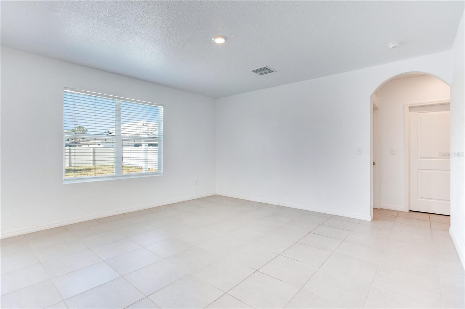 2412 KNIGHT ISLAND DR