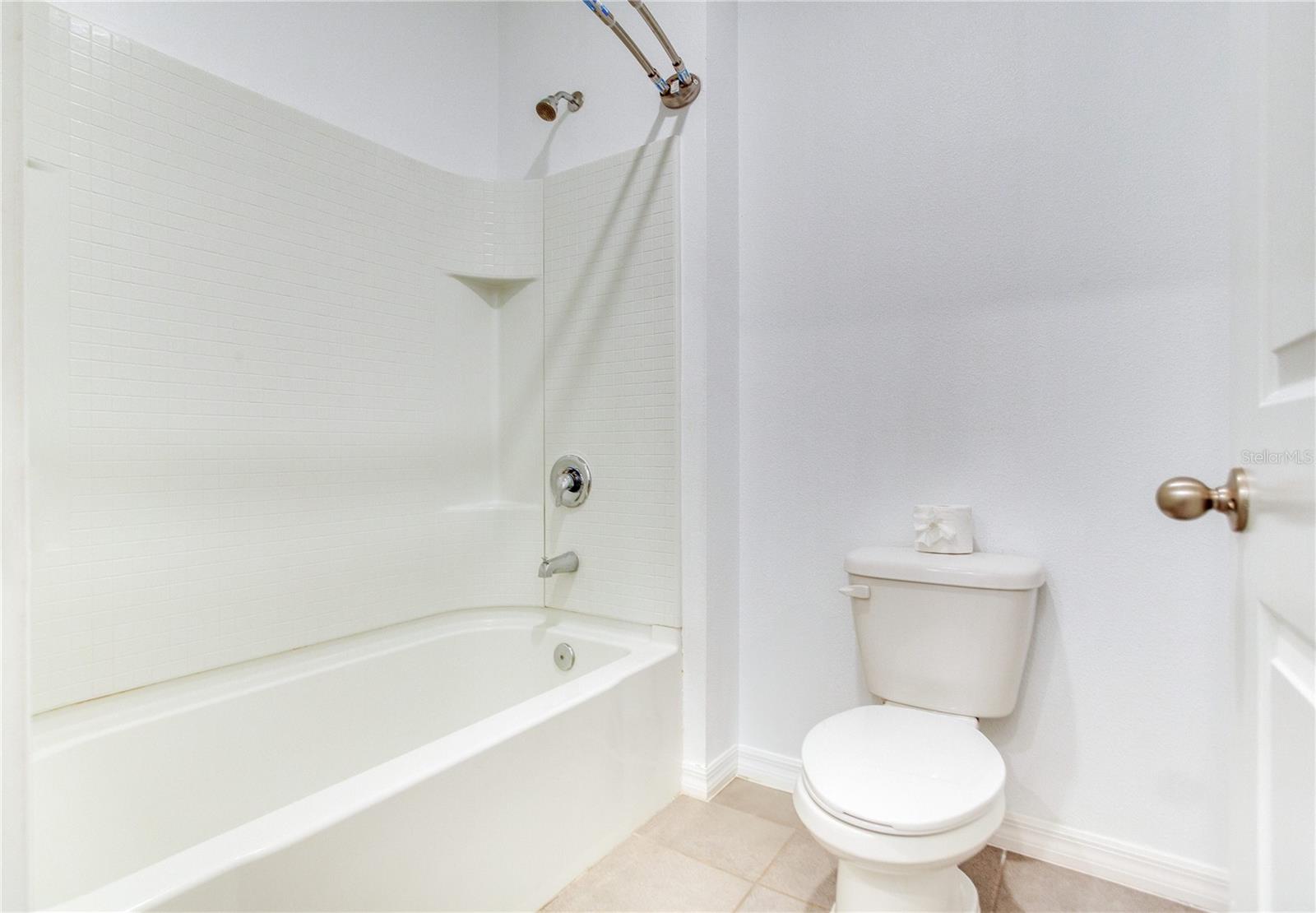 2412 KNIGHT ISLAND DR