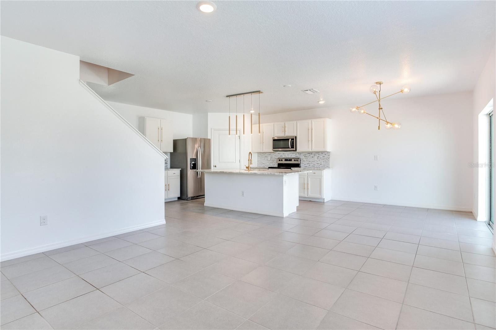 2412 KNIGHT ISLAND DR