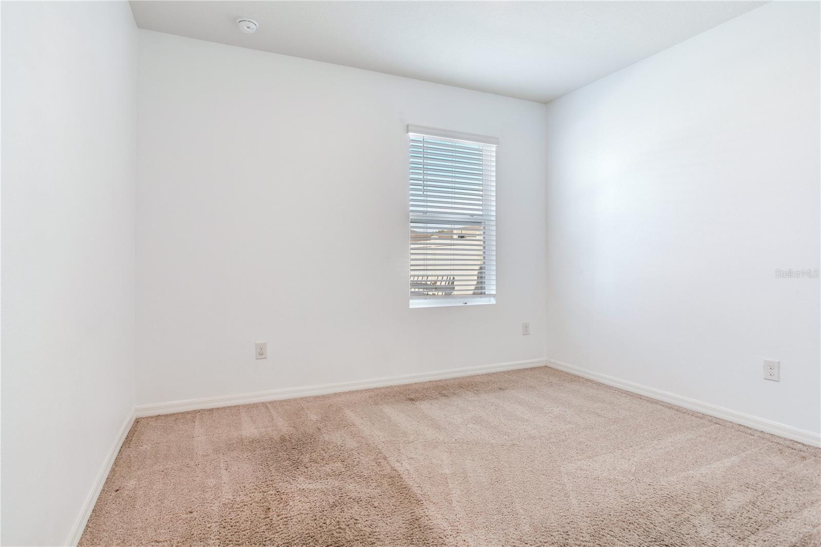 2412 KNIGHT ISLAND DR