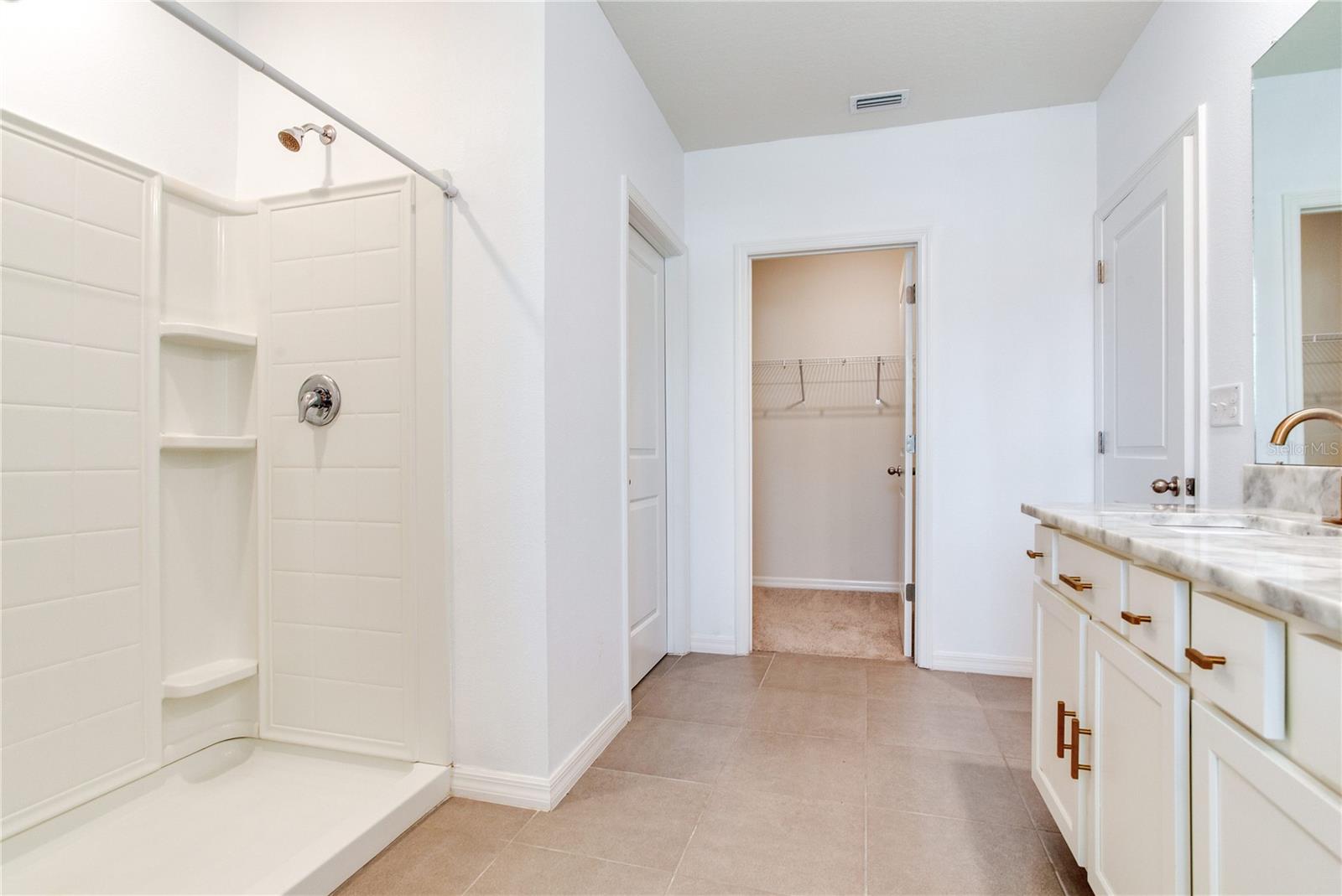 2412 KNIGHT ISLAND DR