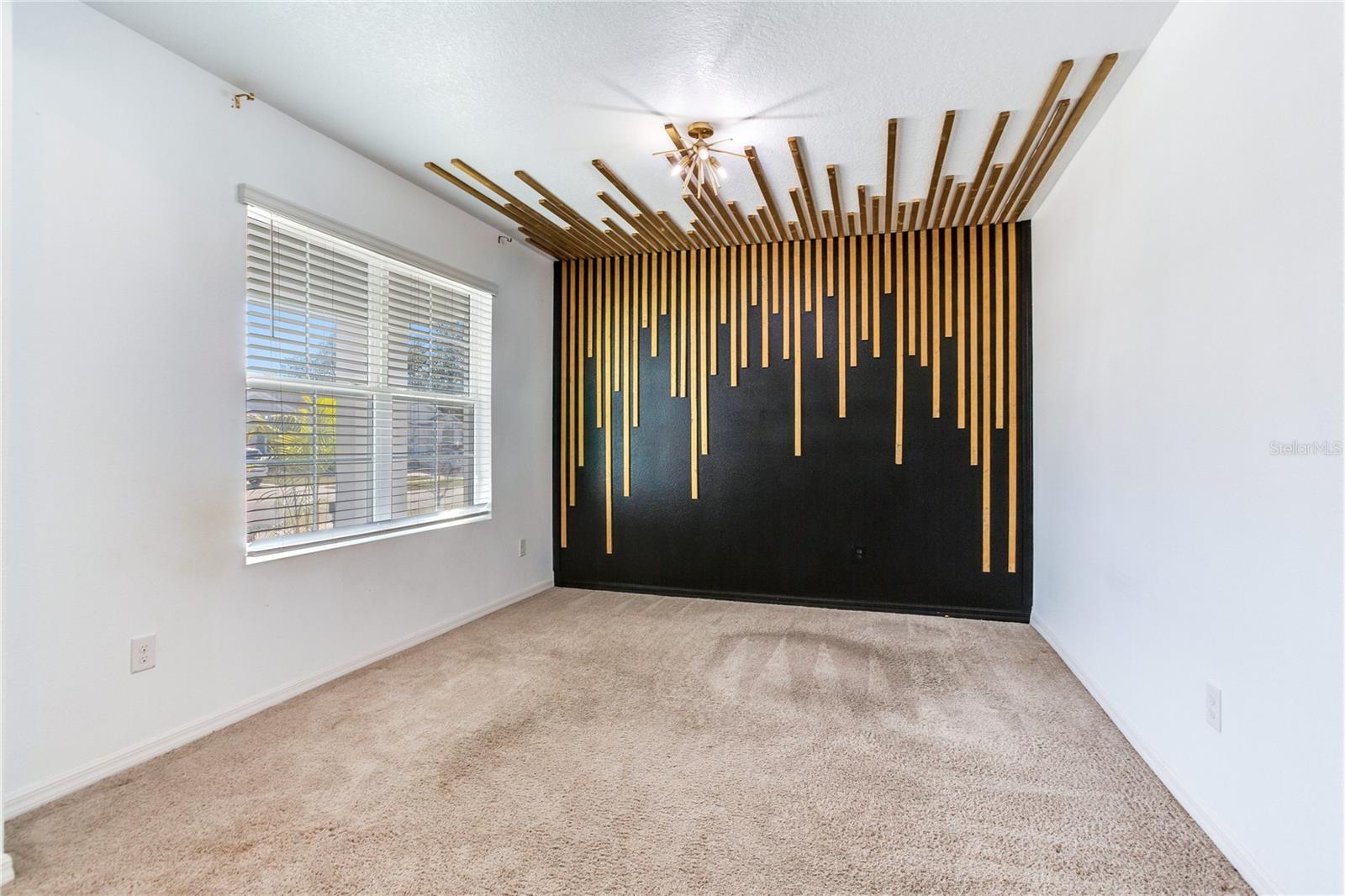 2412 KNIGHT ISLAND DR