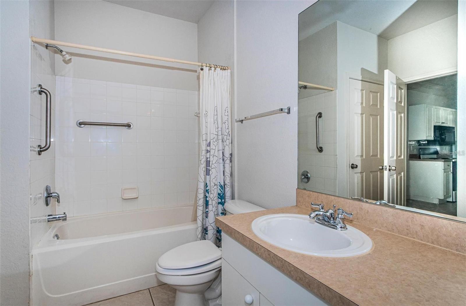 4305 BAYSIDE VILLAGE DR #304