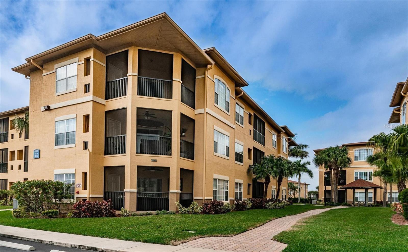 4305 BAYSIDE VILLAGE DR #304