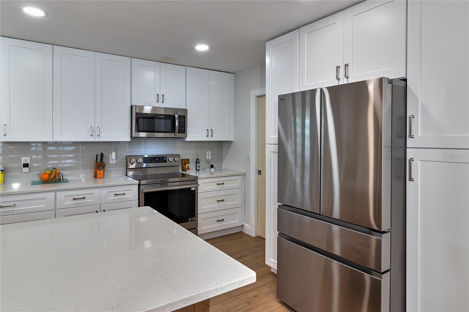 4331 HARBOR HILLS DR