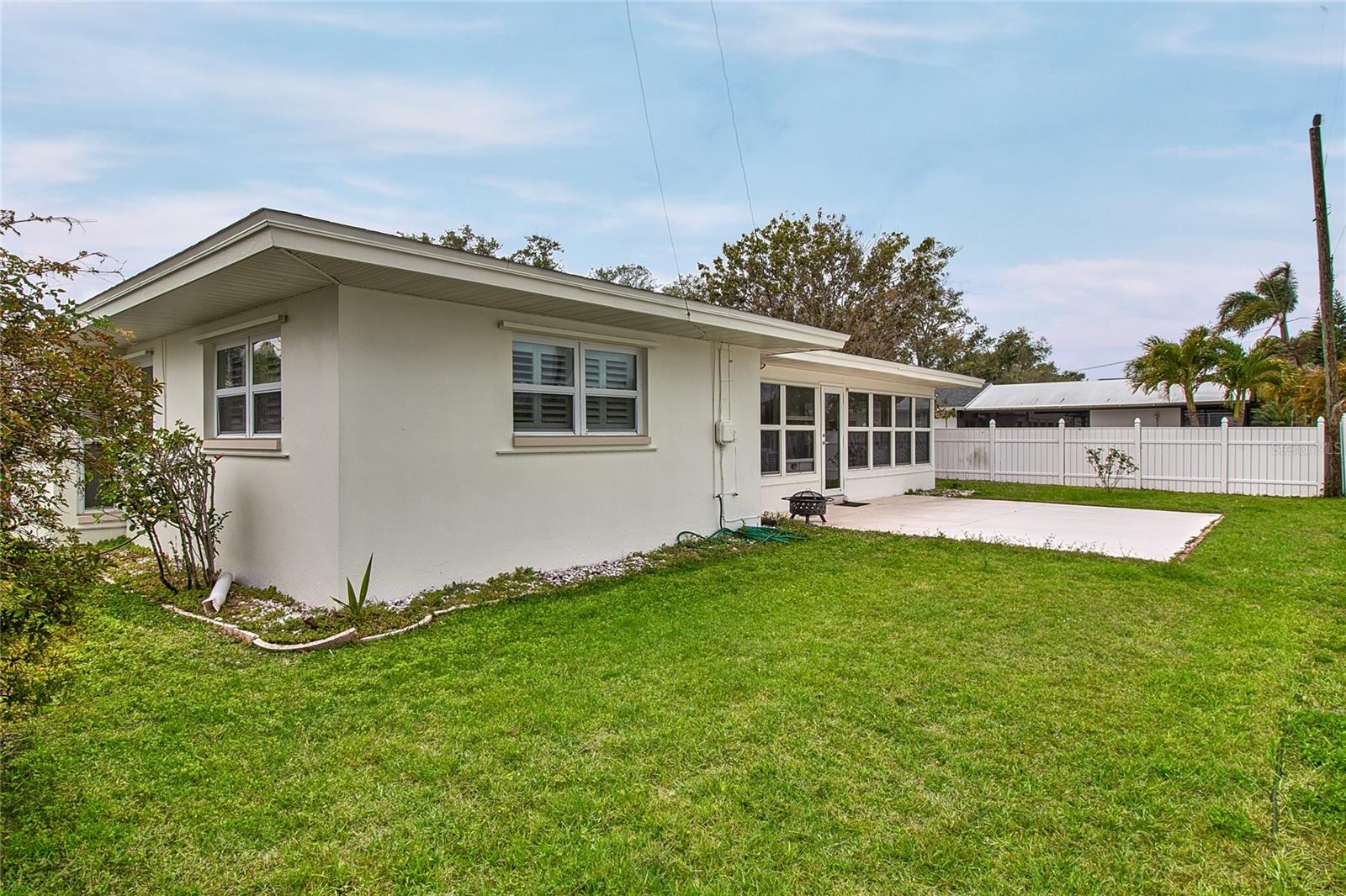 4331 HARBOR HILLS DR