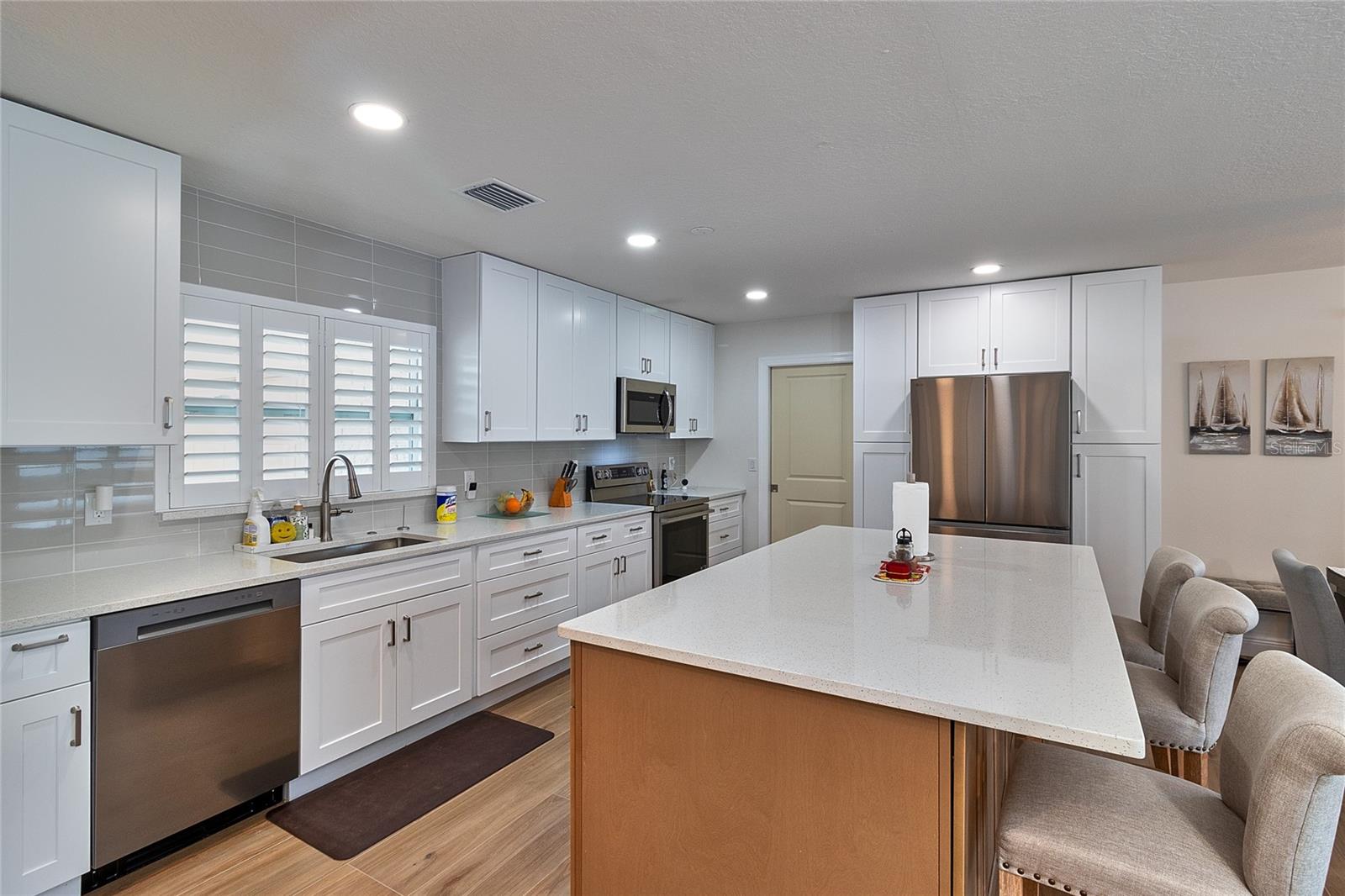 4331 HARBOR HILLS DR