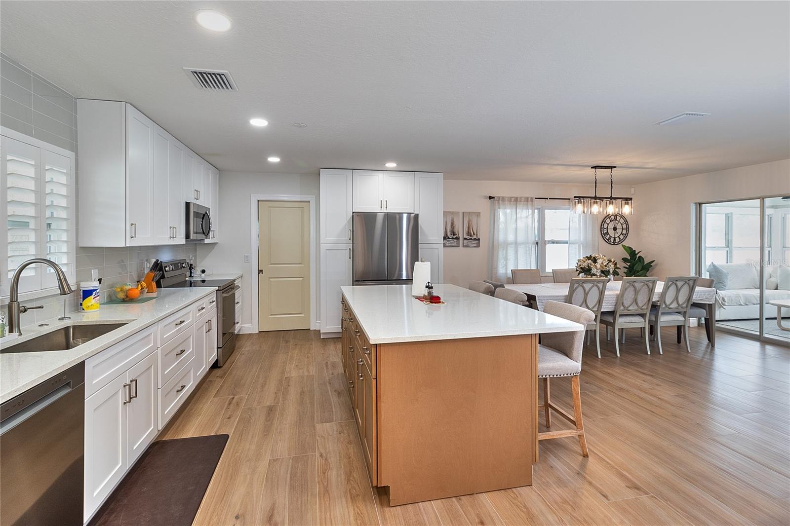 4331 HARBOR HILLS DR