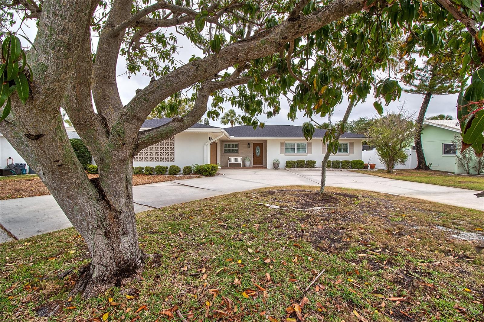 4331 HARBOR HILLS DR