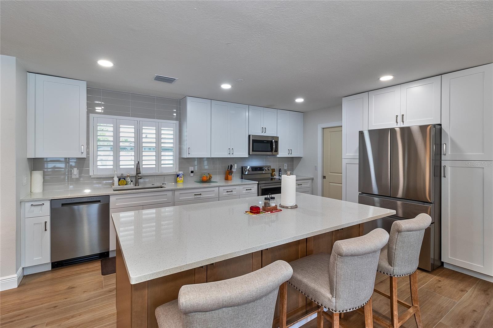 4331 HARBOR HILLS DR