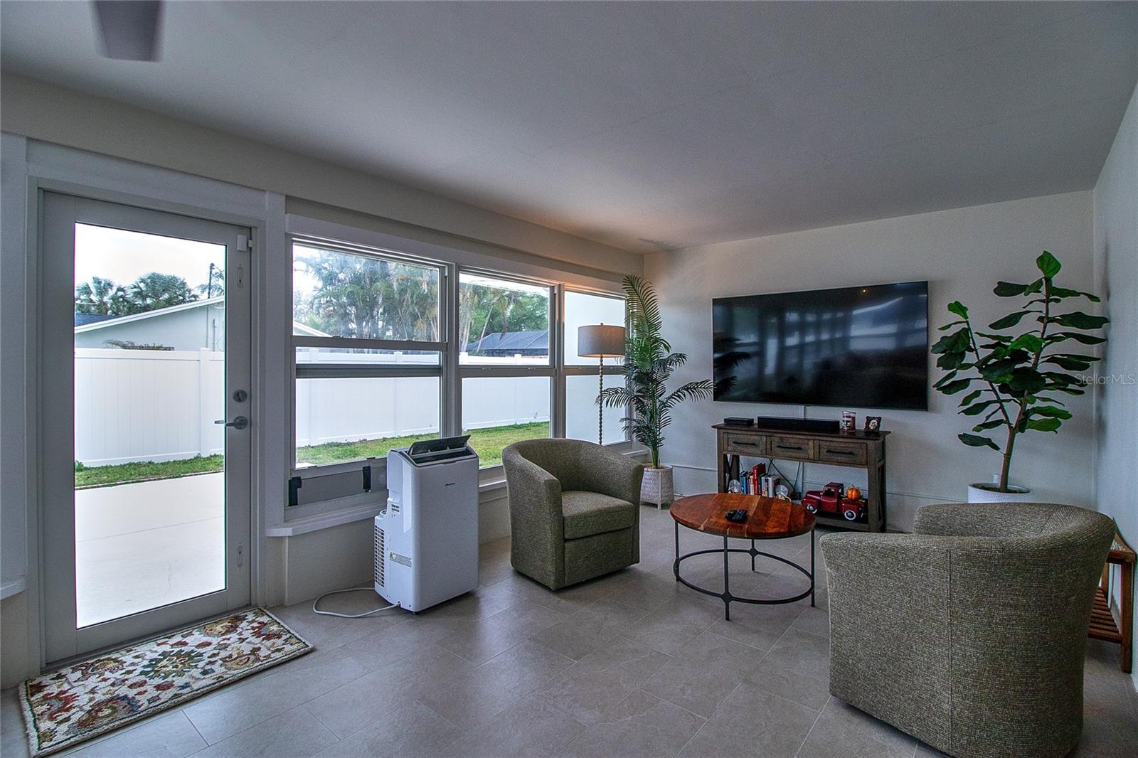 4331 HARBOR HILLS DR