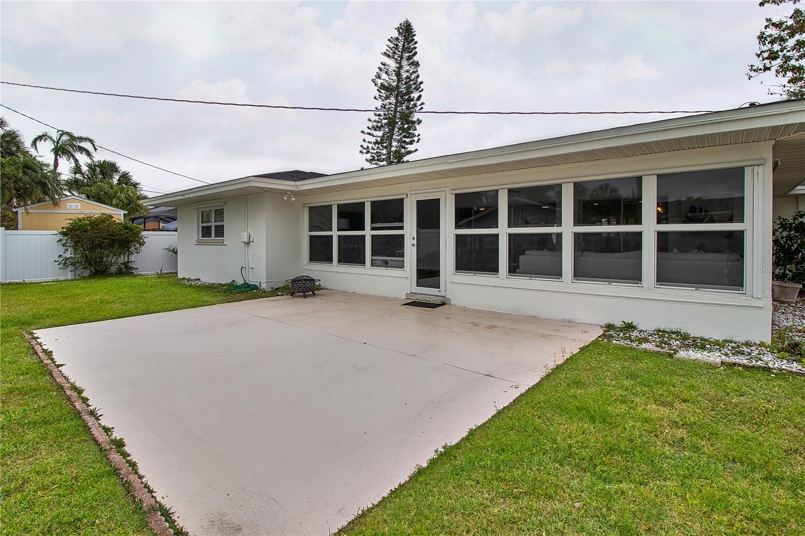 4331 HARBOR HILLS DR