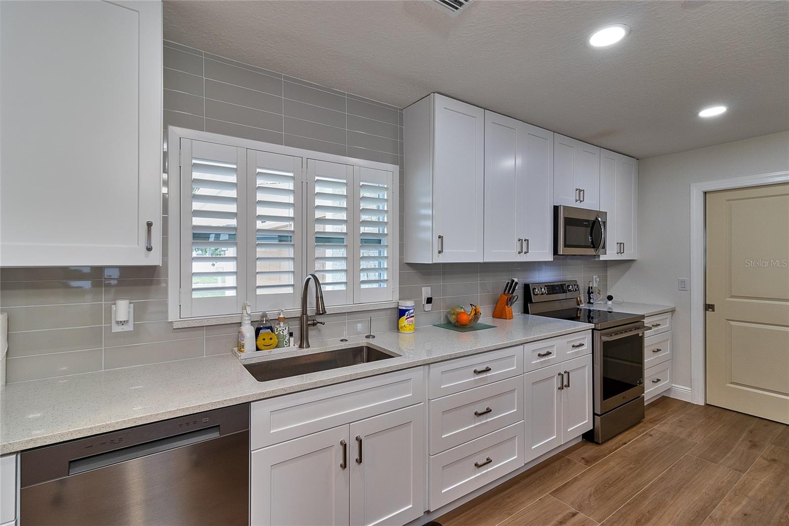 4331 HARBOR HILLS DR