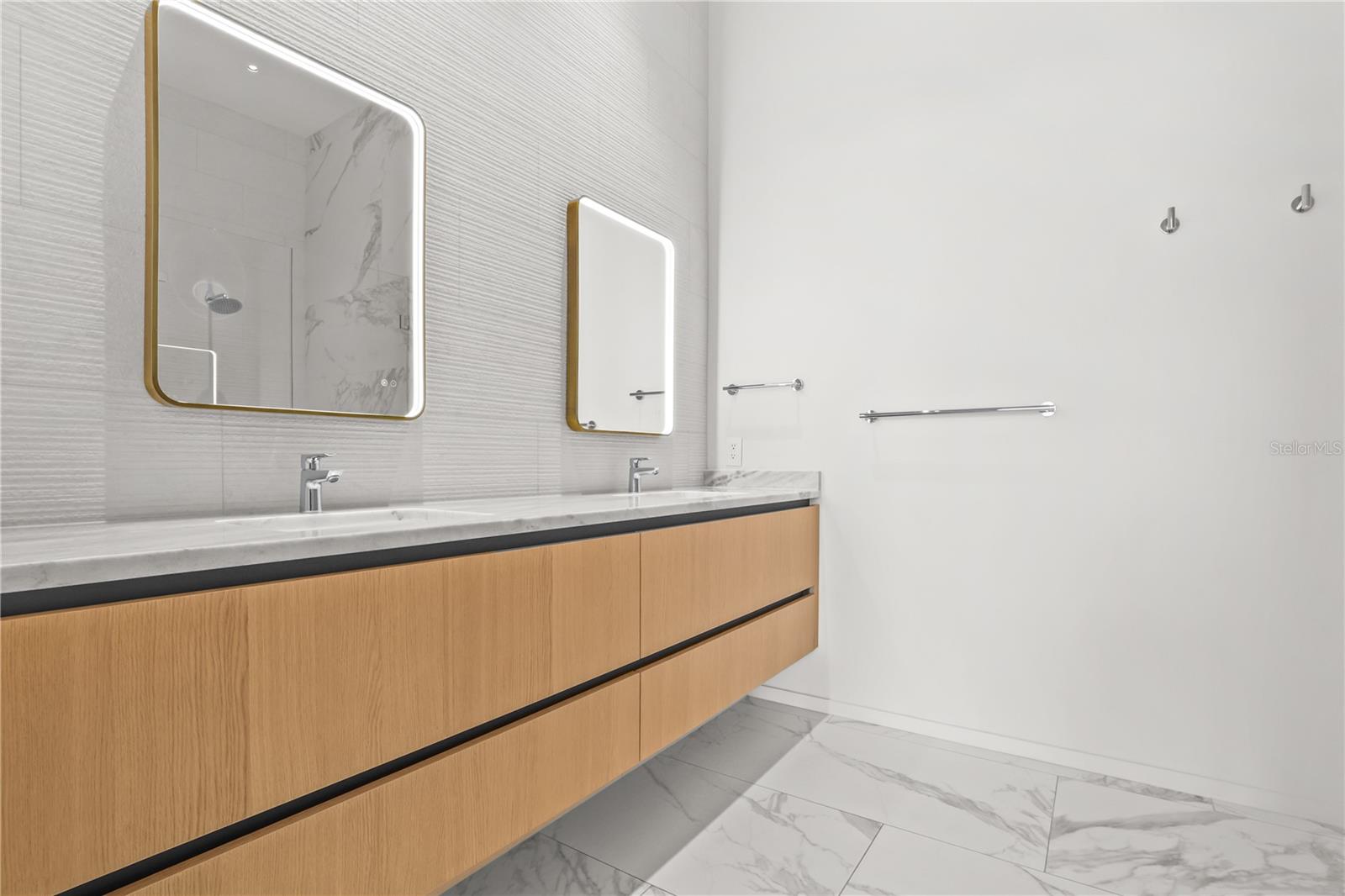 1020 SUNSET POINT RD #710