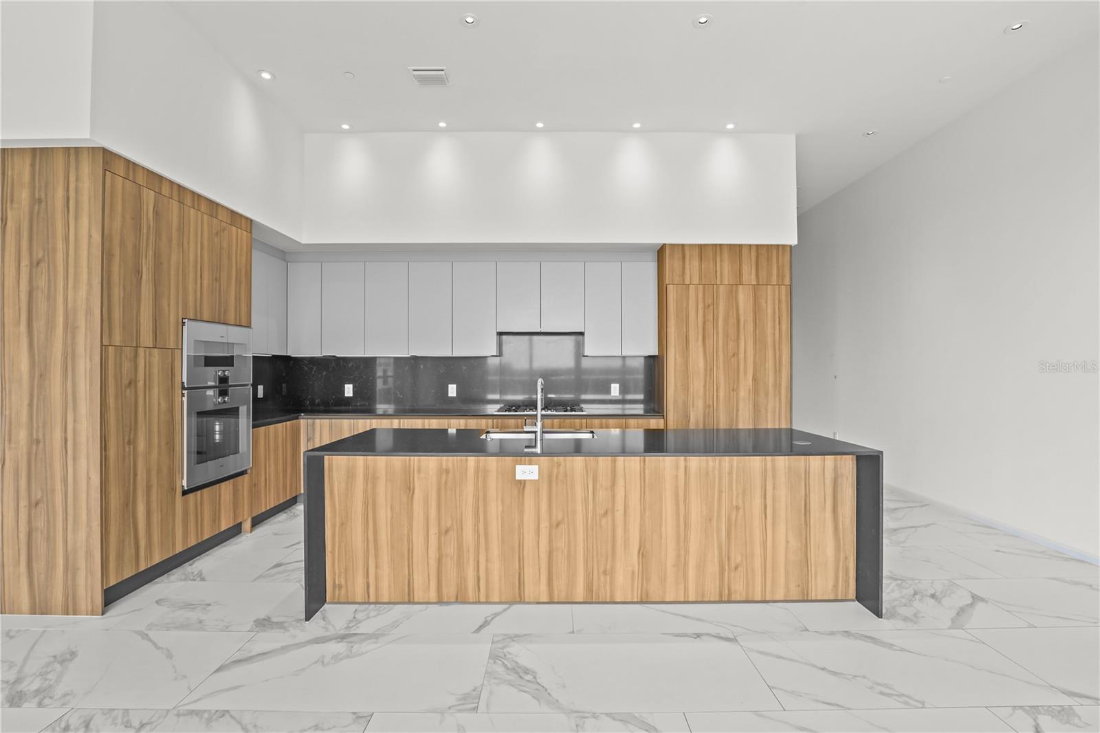 1020 SUNSET POINT RD #710