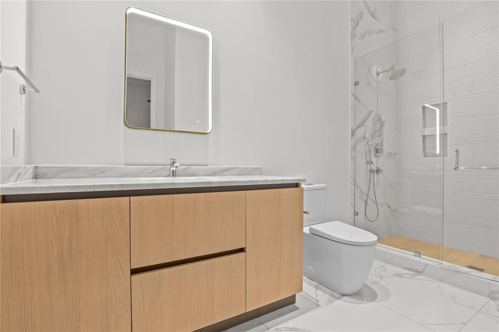 1020 SUNSET POINT RD #710