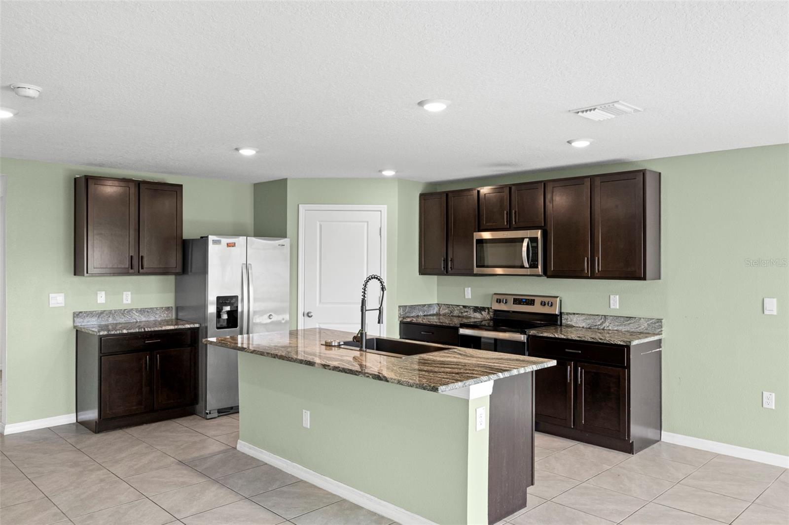 2818 GUMBO LIMBO DR