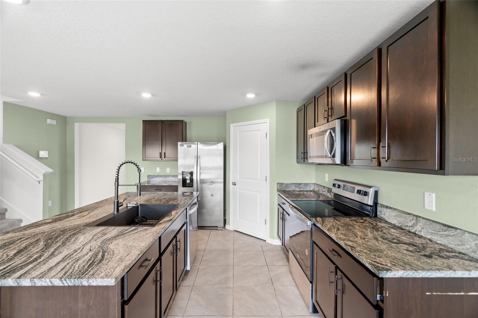 2818 GUMBO LIMBO DR