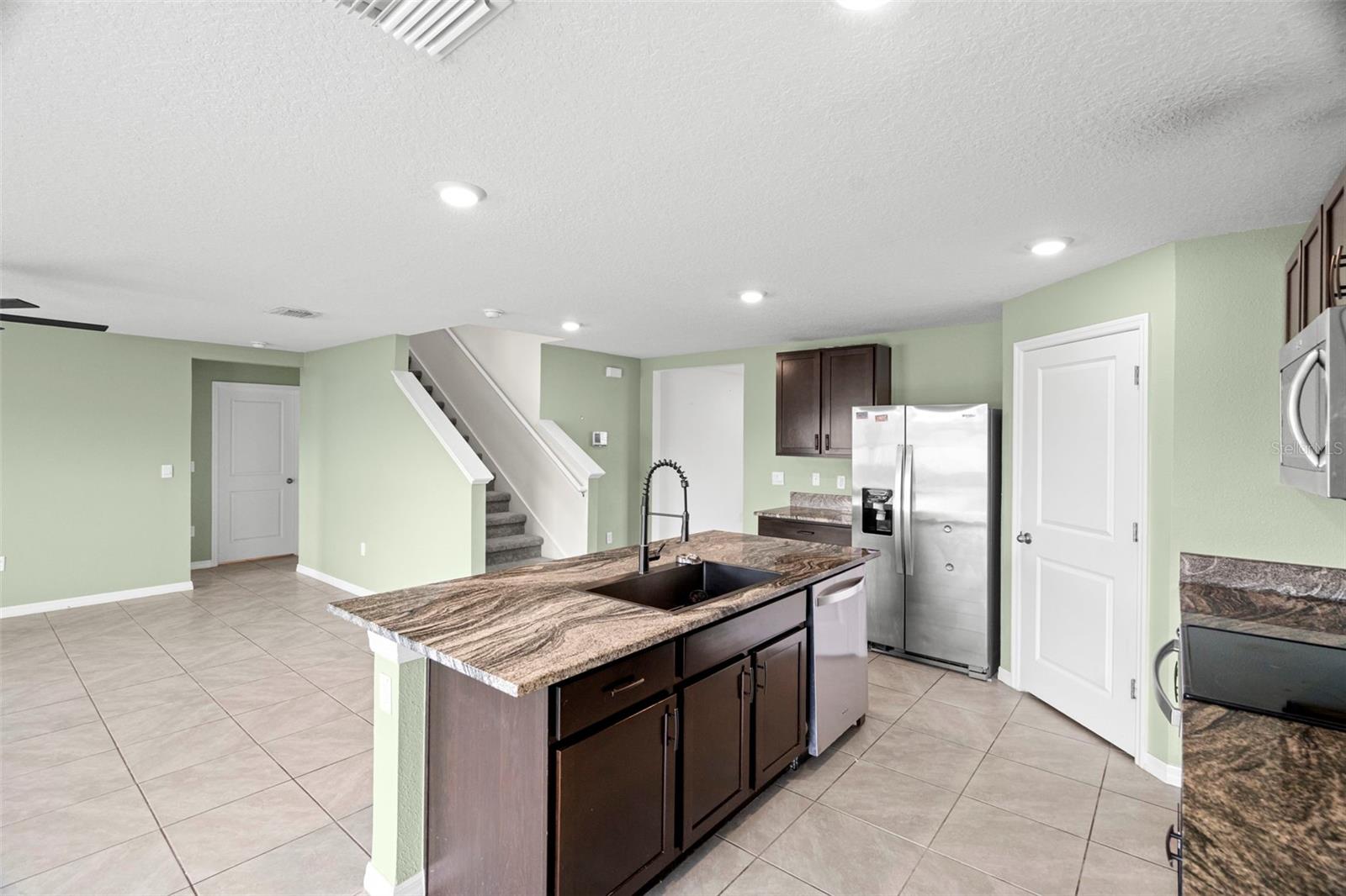 2818 GUMBO LIMBO DR