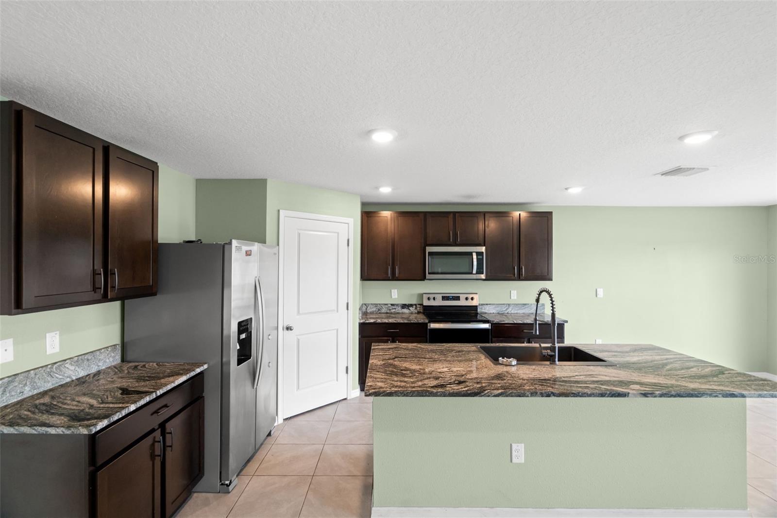 2818 GUMBO LIMBO DR