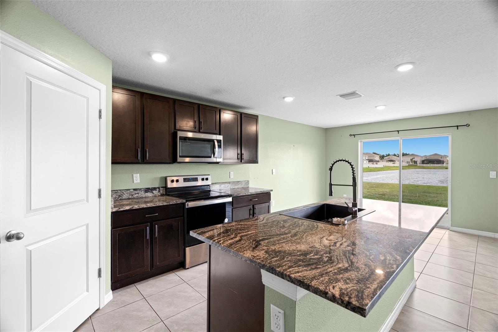2818 GUMBO LIMBO DR