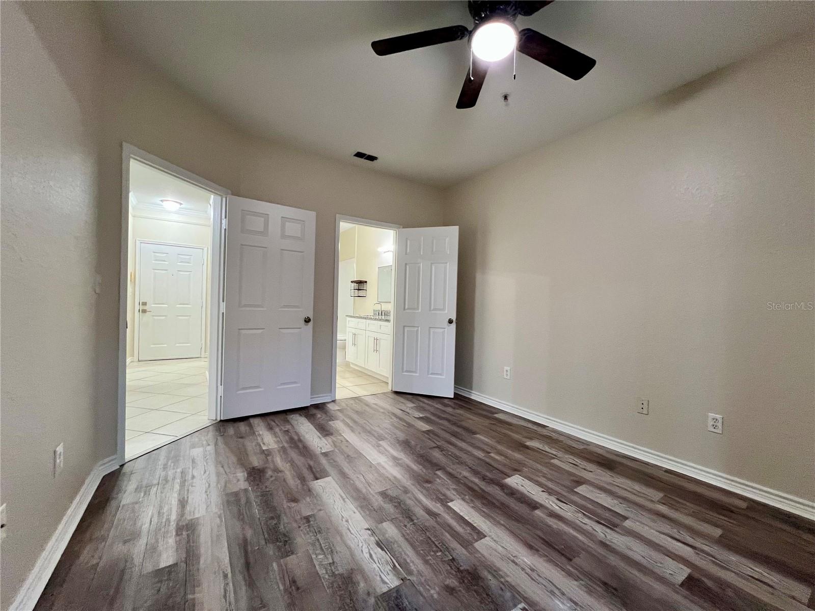 4323 BAYSIDE VILLAGE DR #202