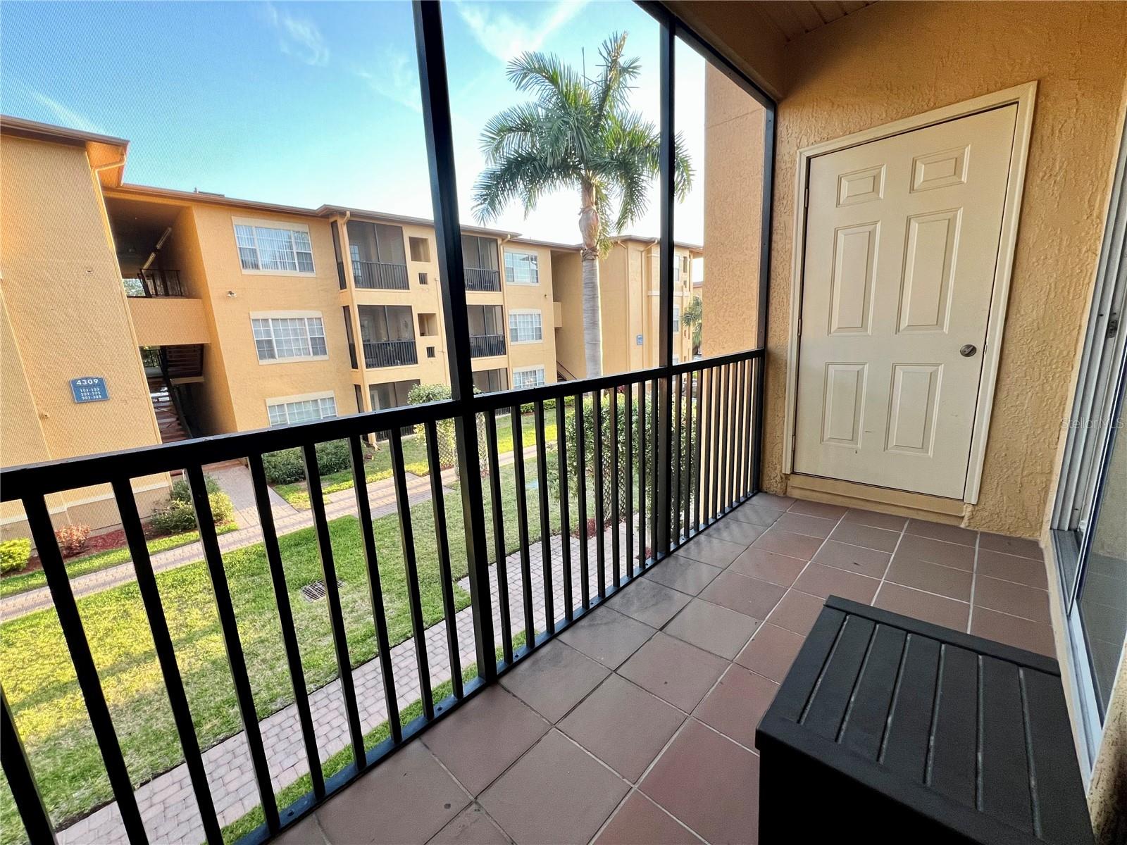 4323 BAYSIDE VILLAGE DR #202