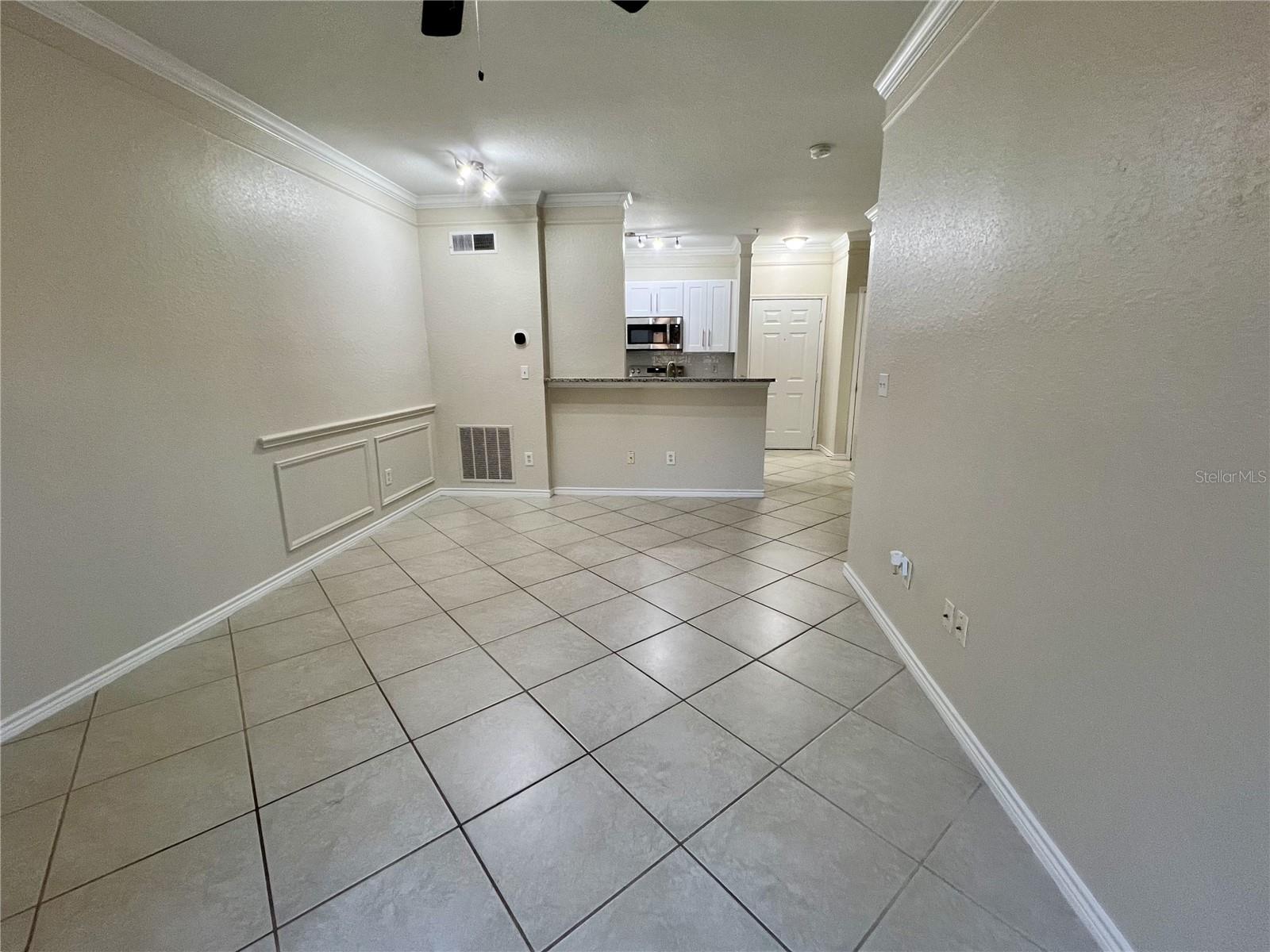 4323 BAYSIDE VILLAGE DR #202