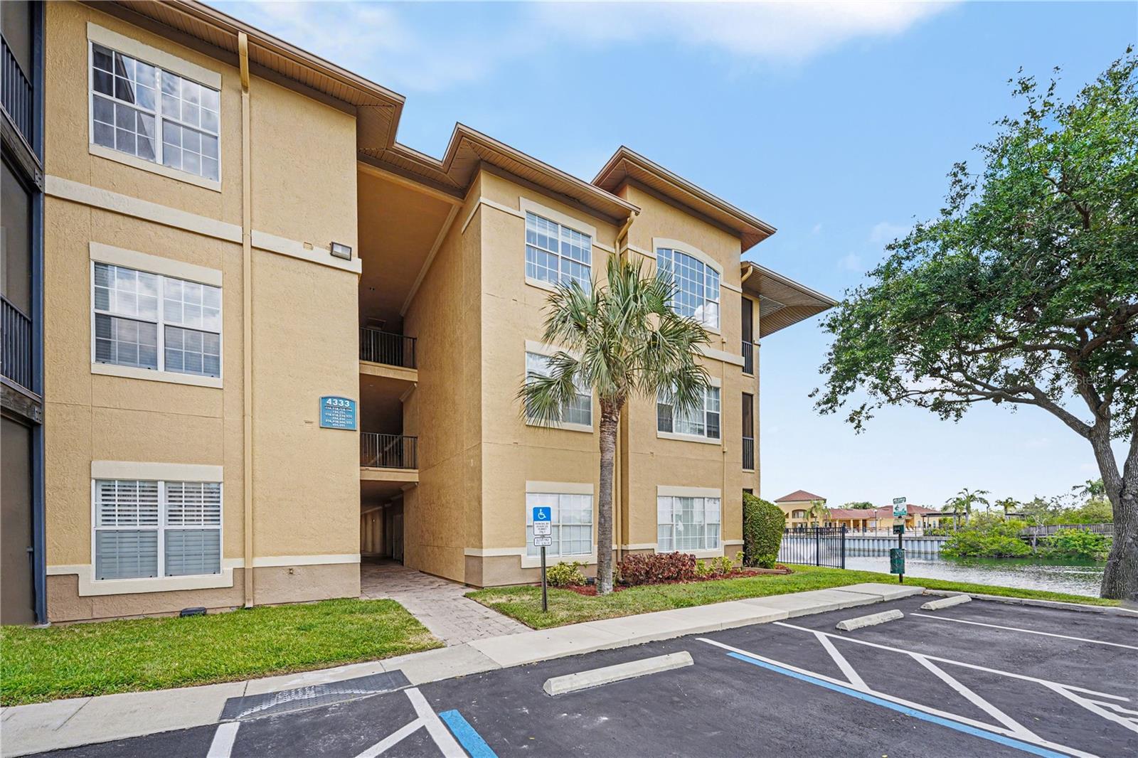 4333 BAYSIDE VILLAGE DR #120
