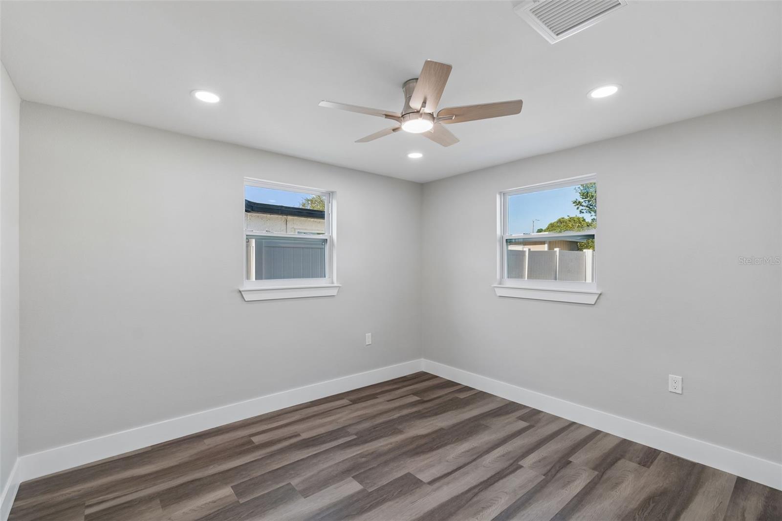 1434 NORMANDY BLVD